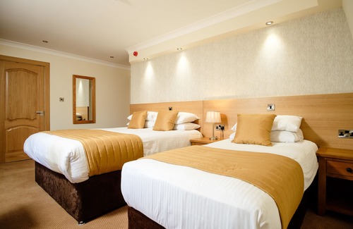 Kirkcaldy Hotel | The Victoria Hotel