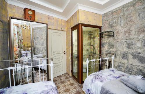 Kentron Hotel | The Victorian Hotel & Spa Room 3
