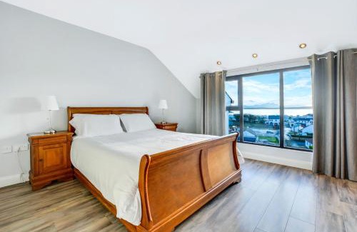 Downings House | The View at BayView Lodge