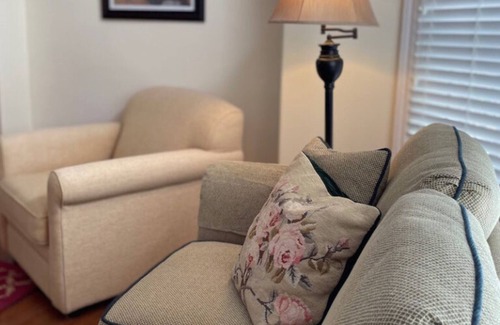Prince Edward House | THE VIEW- Stunning 'Lake On The Mountain' Estate with Beach Access