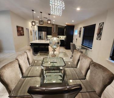 College Park House | The Villa Orlando@College Park. Sleeps16