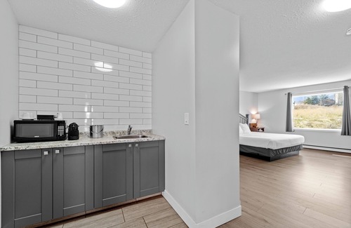 Kamloops Hotel | The Vista Inn