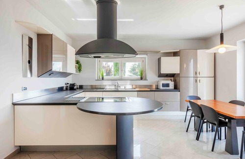 Treiso Apartment | The Vista Retreat N.1