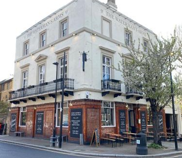 Island Gardens Hotel | The Waterman's Arms