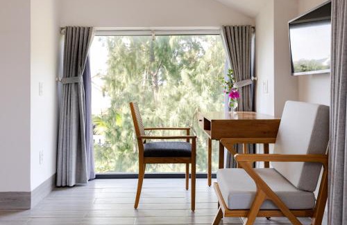 Cam An Hotel | The Watermark Beachside Hotel
