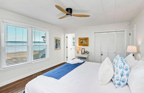 Prosperity House | The Waters Edge Sleeps 8