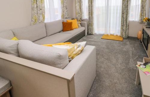 Hasguard Cross House | The Waves