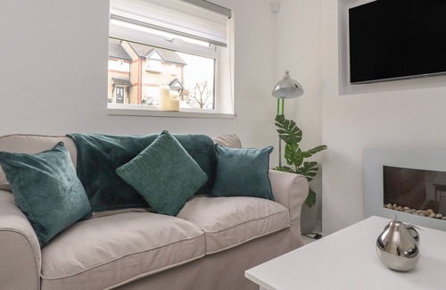 Clitheroe House | THE WHITE HOUSE, romantic, luxury holiday cottage in Clitheroe