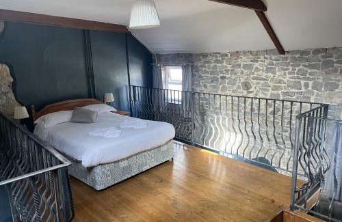 Vale of Glamorgan Hotel | The White Lion Hotel