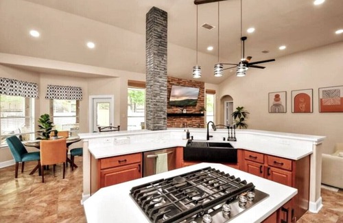 College Park House | The Woodlands Escape with Heated Pool and GameRoom