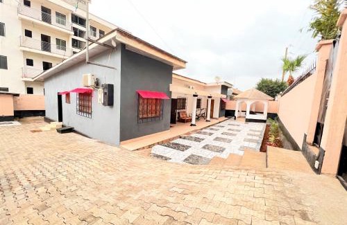 Yaounde Villa | The Yafé Bastos 15 (Villa)
