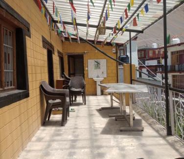 Kaza House | Theallseason