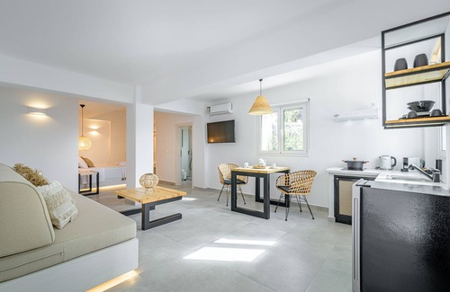 Pyrgos Bed & Breakfast | THEALOS SANTORINI