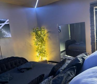 Coignieres Apartment | TheFloor - Hotel Spa