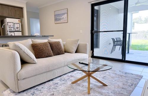 Coomera Villa | Theme Park Retreat Coomera 5 Beds Villa