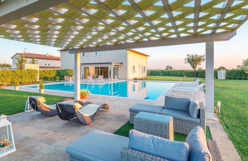 Monsummano Terme Villa | Thermal Villa with Pool