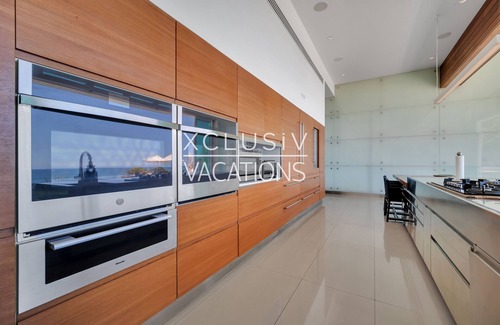 Rancho Cerro Colorado Villa | This 40,000sq. ft. beachfront villa offers unmatched elegance and privacy, with 11 bedrooms and