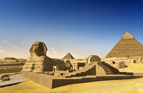 Al Haram Apartment | This apartment has a magnificent view of the pyramids of Giza.