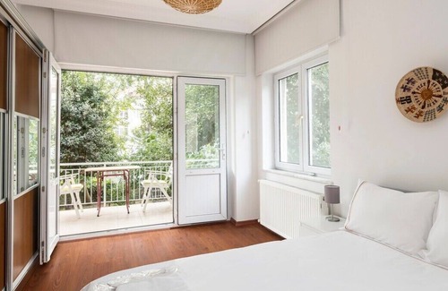 Bebek Apartment | This apartment is a 2 bedroom(s), 1 bathrooms, located in Beşiktaş, İstanbul.