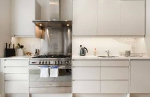 Holland Park House | This Beautiful 4 Bedroom Period House located in Ealing, West London.