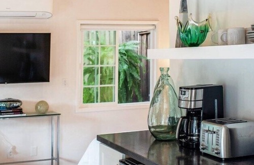 Montecito Cottage | This cottage is a 0 bedroom(s), 1 bathrooms, located in Montecito, CA.