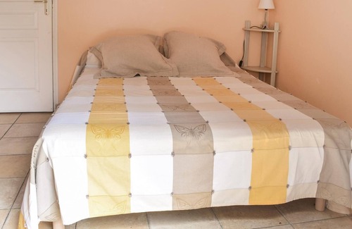 Carnet House | This fully renovated former bakehouse welcomes you in a beautiful park that will isolate you complet