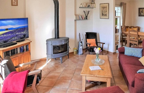 Mornas House | This independent vacation home is located in the hills of the old village of Mornas.