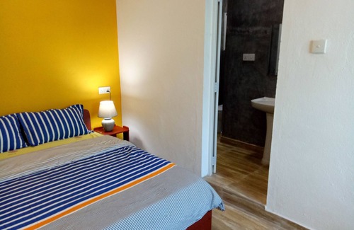 Negombo House | This Is It Airport Hotel and Restaurant