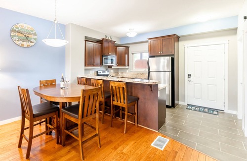 Okanagan-Similkameen Condo | This is the life. 3 bedroom lakefront property close to everything!