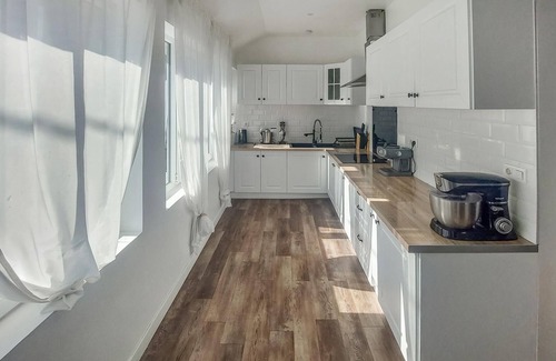 Maubeuge House | This spacious and attractive vacation home is set on a huge plot with a small stream in the garden.