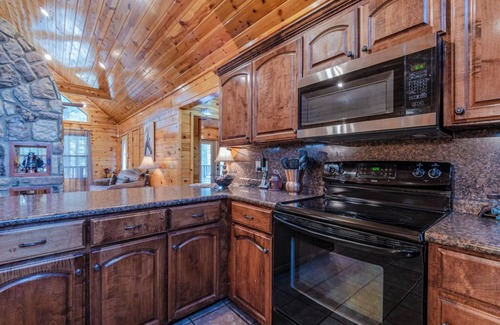 Broken Bow Cabin | This stunning cabin offers 5 bedrooms, 5 1/2-bathrooms. Huge, Amazing Cabin!