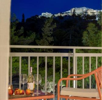 Athens City Centre Apartment | Thissio Acropolis Retreat