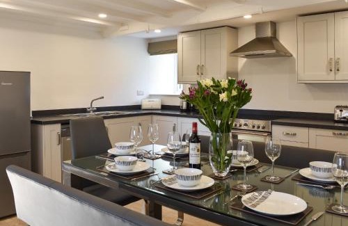 Leyburn House | Thistle Cottage