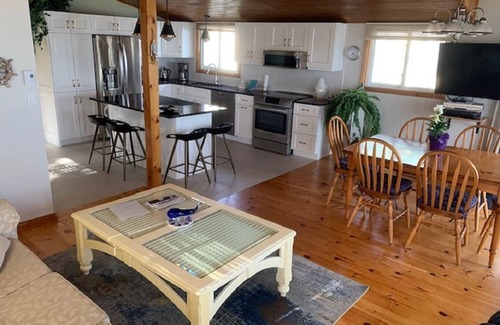 Mallorytown Cottage | Thousand Island Area - St. Lawrence River Waterfront COZY Cottage