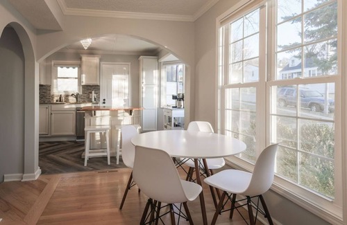 Aksarben - Elmwood Park House | Three Bedroom Aksarben Cottage