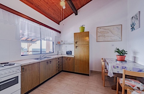 Prigradica Apartment | Three bedroom apartment near beach Prigradica, Korčula (A-627-a)