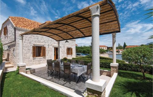 Loviste House | Three-Bedroom Holiday Home In Loviste