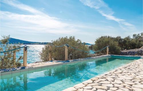 Tkon House | Three-Bedroom Holiday Home In Tkon