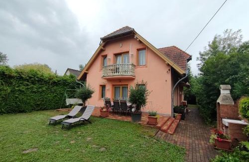Balatonbereny Apartment | Three Family Apartments