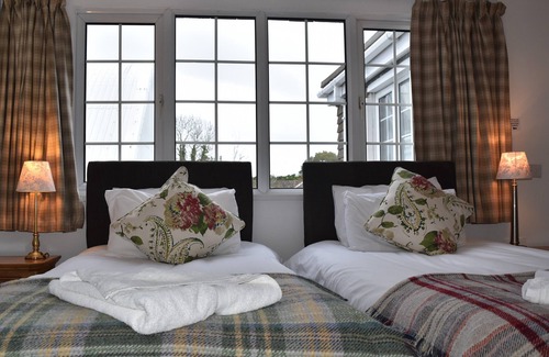 Barry Hotel | Three Horseshoes