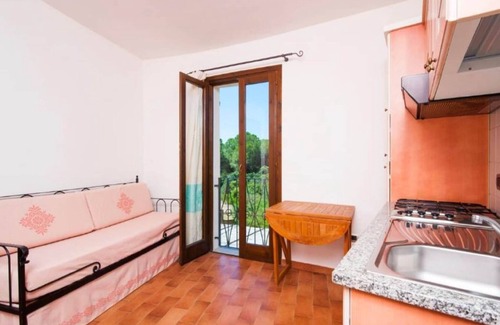 Campulongu Apartment | Three-room apartment with pool