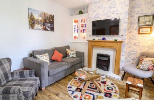 Ripon House | Through the Looking Glass