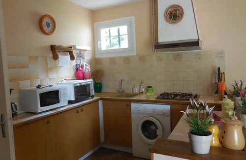 Thueyts House | THUEYTS house located in a large plot with oleanders and palm trees