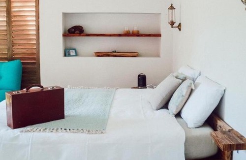 Viwanda Apartment | Thunderbolt