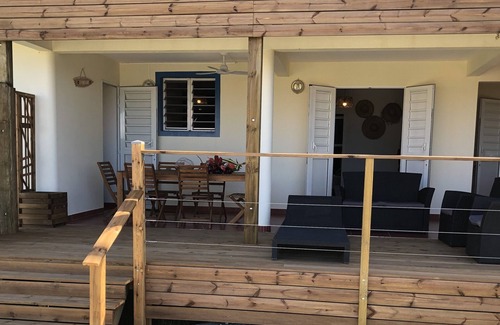 Trois-Rivieres Apartment | TI Caze Appartement t3 vue mer Idéalement Situé à 40 Mètres de la Plage st Luce