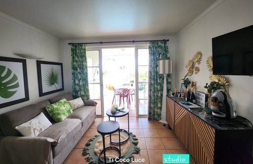 Gros Raisins Apartment | Ti Coco Luce Studio vue mer et Piscine