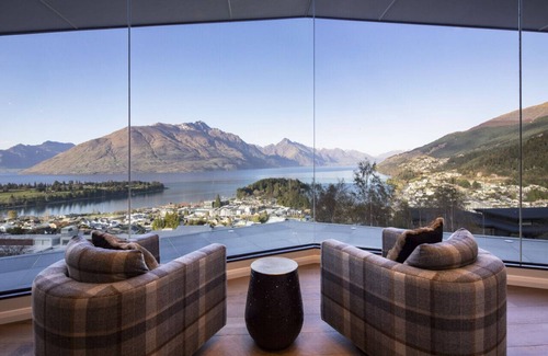 Queenstown House | Ti Tihi - Overlooking Queenstown and Lake Wakatipu