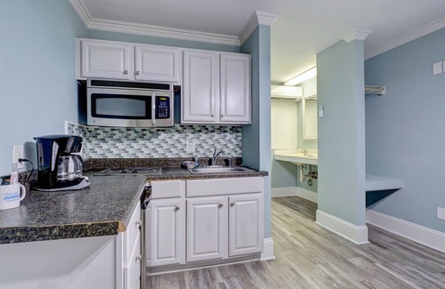 Surf City Hotel | Tiffany's Motel & Condos
