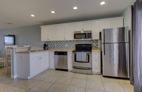 Surf City Hotel | Tiffany's Motel & Condos