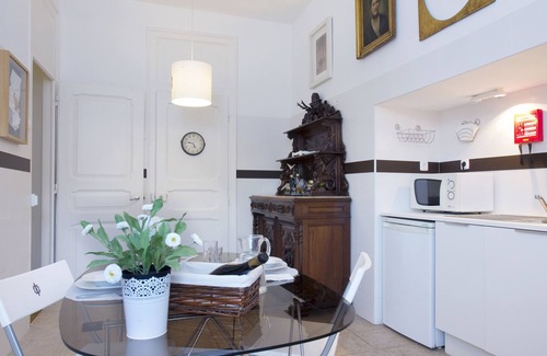 Santo Estevao House | Timeless Art - for big families or friends